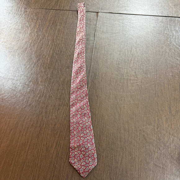 Buckingham Men's Red Paisley Dress Tie Made in USA - Picture 2 of 8
